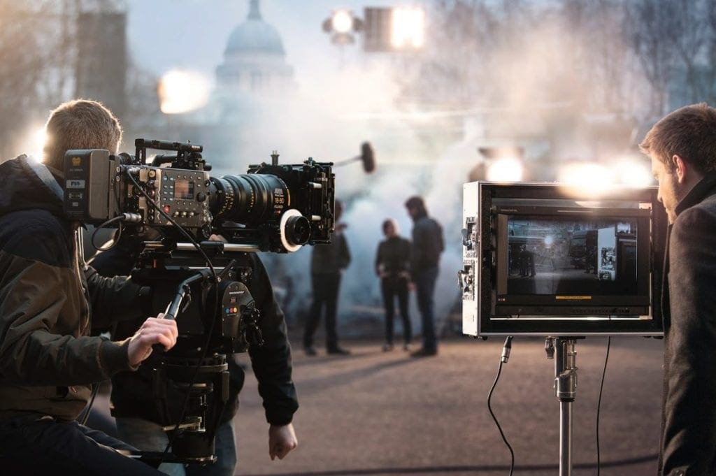 Little Know Factors That Will Cause Problems To Your Production 2 People shooting a movie being cautious of production problems