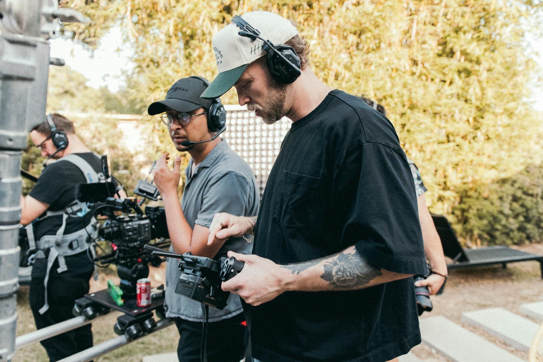 What Is a Long Take in Film? How Directors Use It and Why It Works 1 cinematographer camera tracking shot