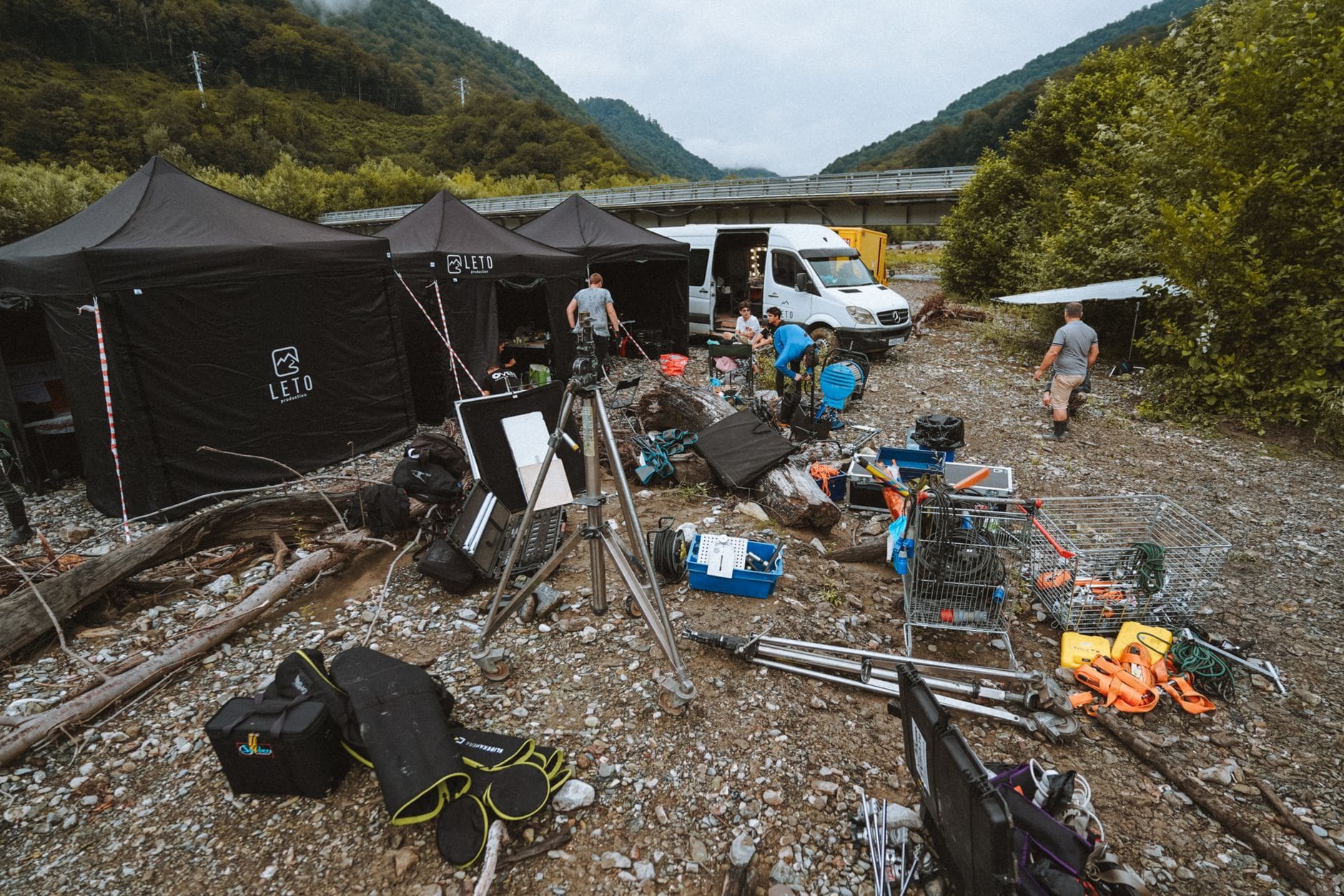 Best Lights for Filmmaking on a Budget in 2026: LED Panels, Bi-Color Kits, and Portable Strobes Compared 2 portable film light outdoor