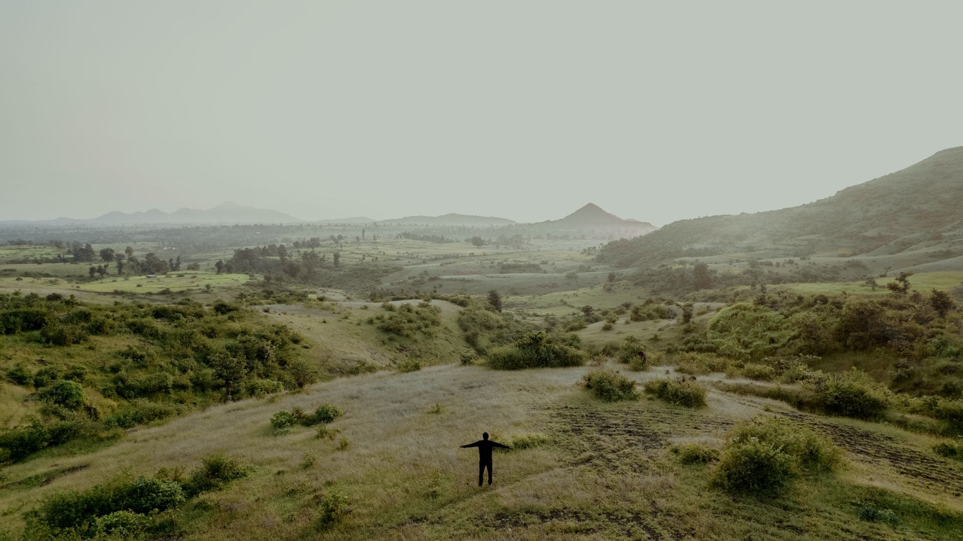 Roger Deakins Cinematography Style: How to Study and Apply His Visual Techniques 2 wide landscape cinematic shot